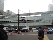 新宿南口駅前横断歩道